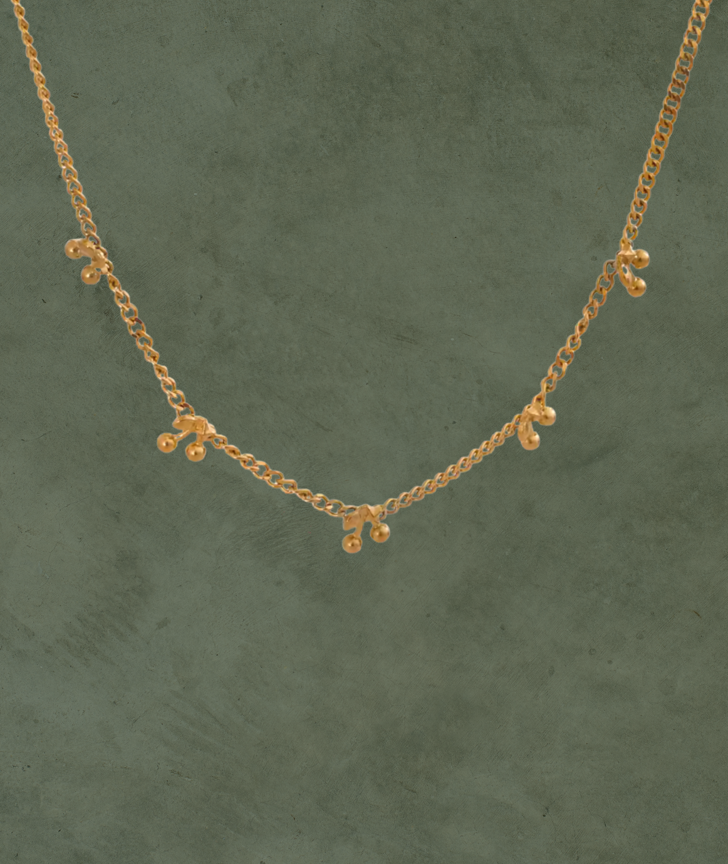 Collar Cereza Chic en Acero Inoxidable con Baño de Oro 18K
