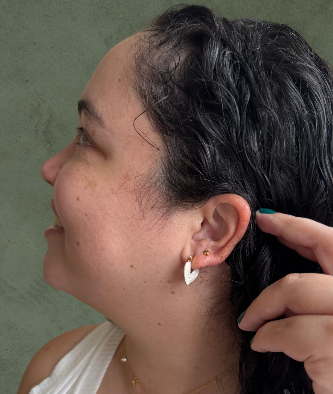 Aretes en Plata Esterlina de Corzón – Un Detalle Romántico