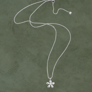 Collar Flor Daisy con Zirconia Plateado