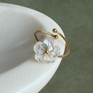 Anillo Abierto de Flor de Concha