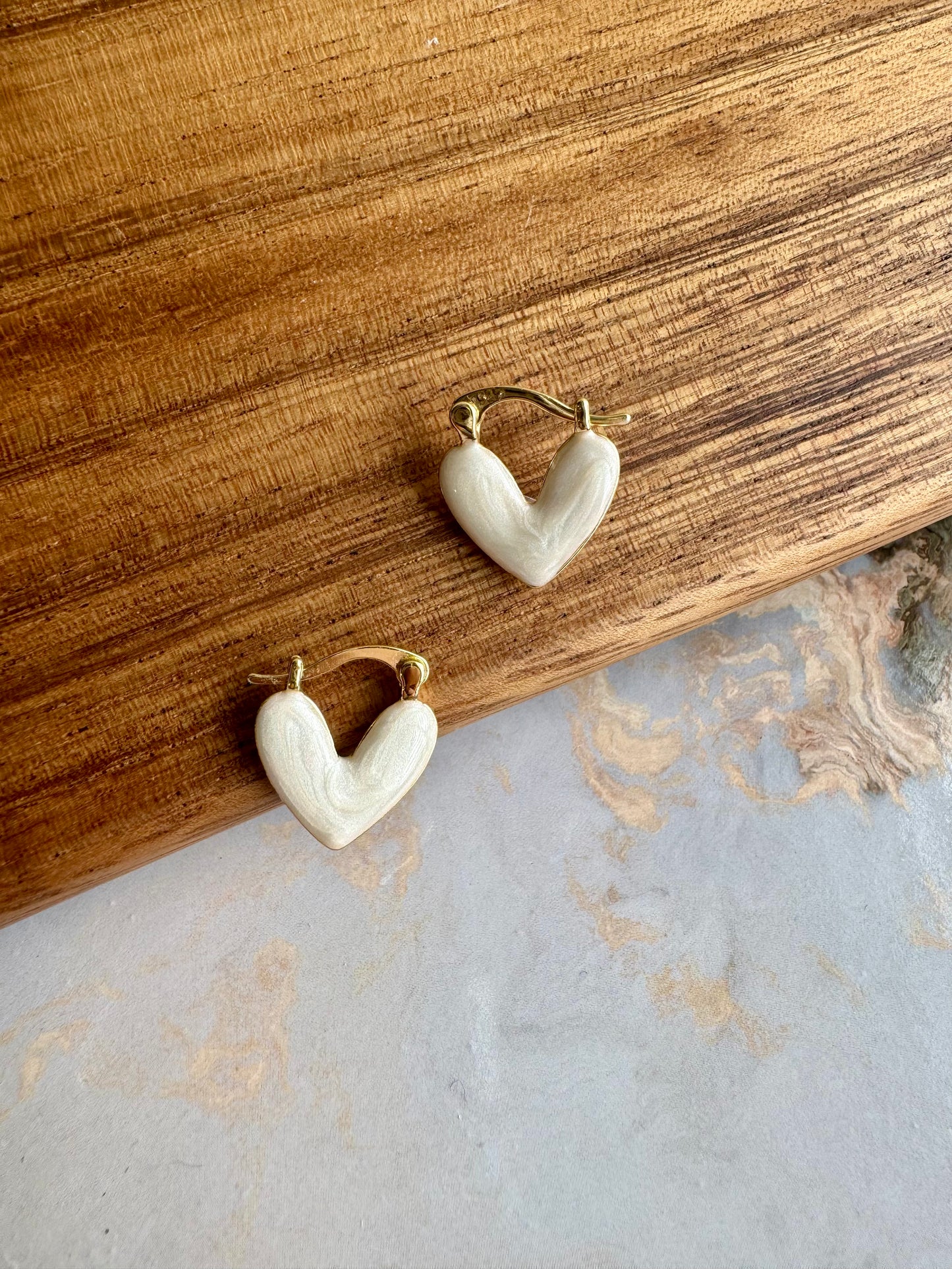 Aretes en Plata Esterlina de Corzón – Un Detalle Romántico