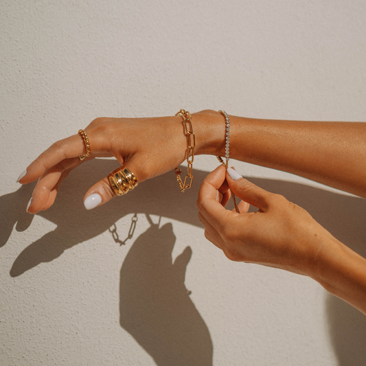 Guía Completa para Cuidar Joyería de Plata y Oro Bañado