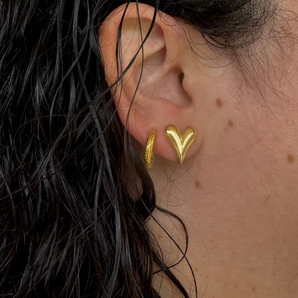 Aretes en Corazón Dorado