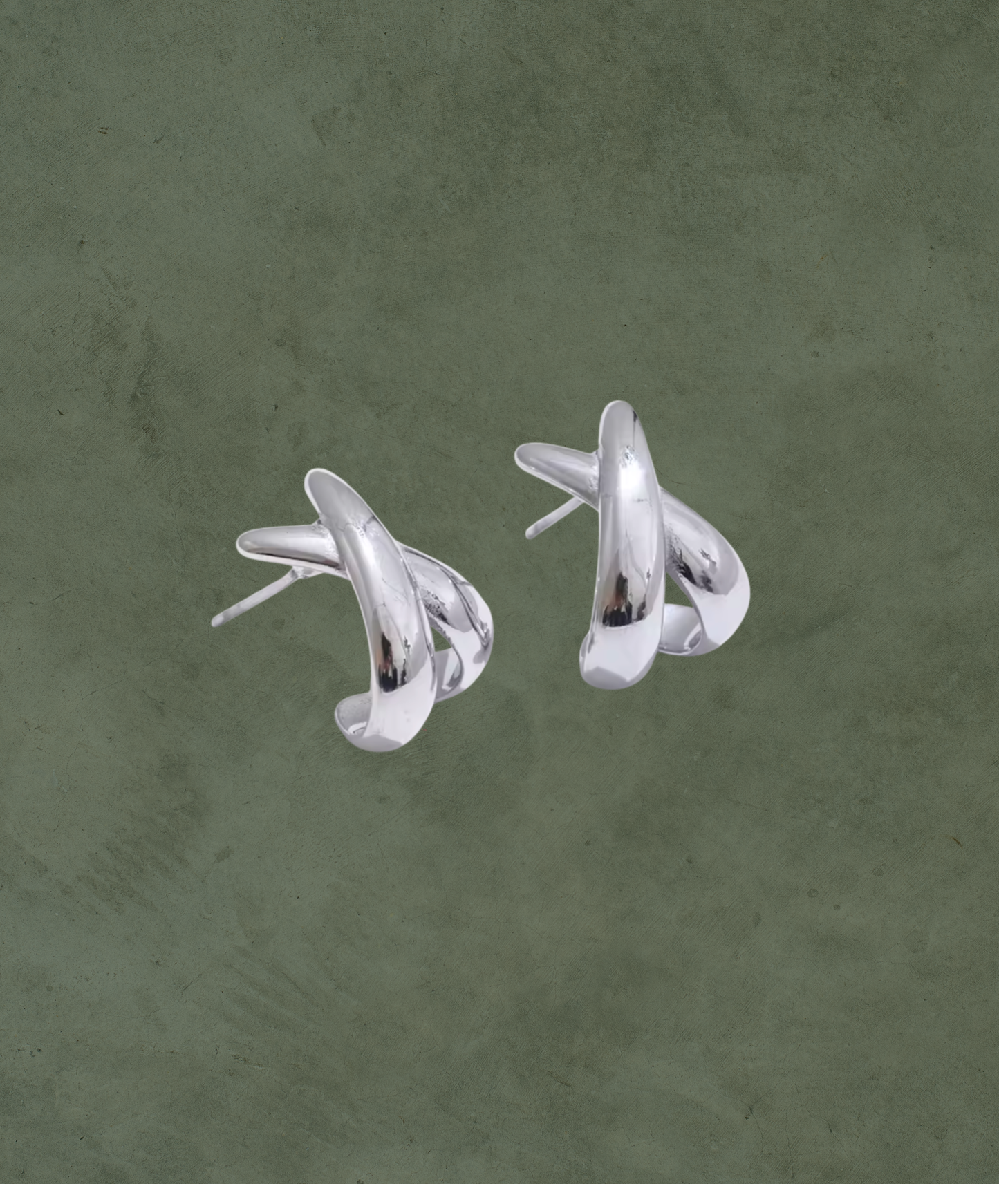 Aretes Cruzados en Plata – Elegancia Atemporal
