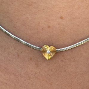 Collar Corazón con Zirconia y Cadena Serpiente