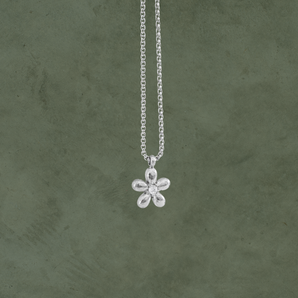 Collar Flor Daisy con Zirconia Plateado