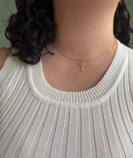 Collar de Llave en Plata Esterlina 925 – Statement Piece para Cautivar Miradas en Ocasiones Especiales