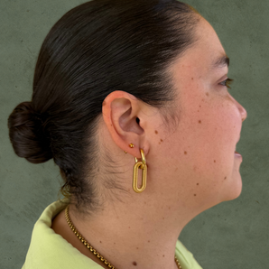 Aretes Geométricos Rayados Dorados