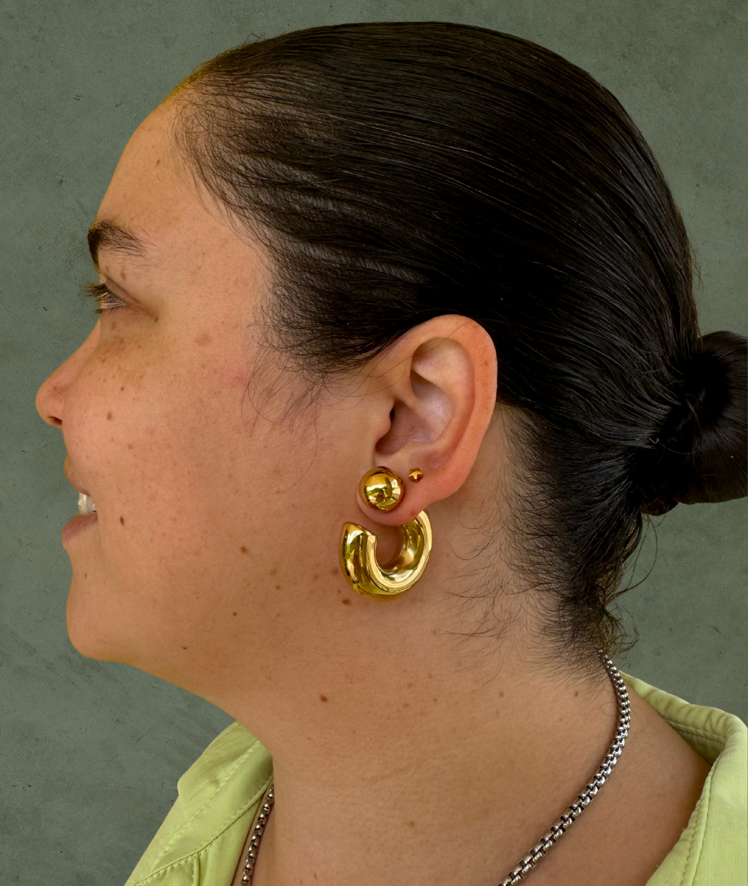 Aretes C-Shape Chunky en Acero Inoxidable – El Toque Atemporal con Personalidad