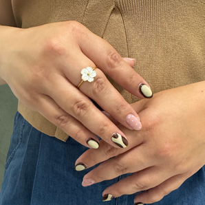 Anillo Abierto de Flor de Concha