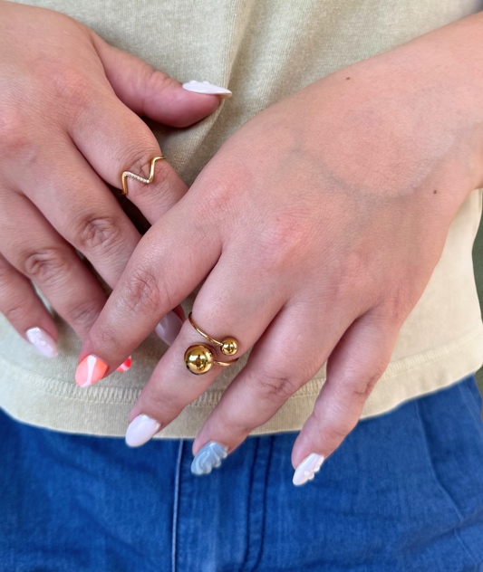 Anillo Ajustable con Bola Dorada en Acero Inoxidable
