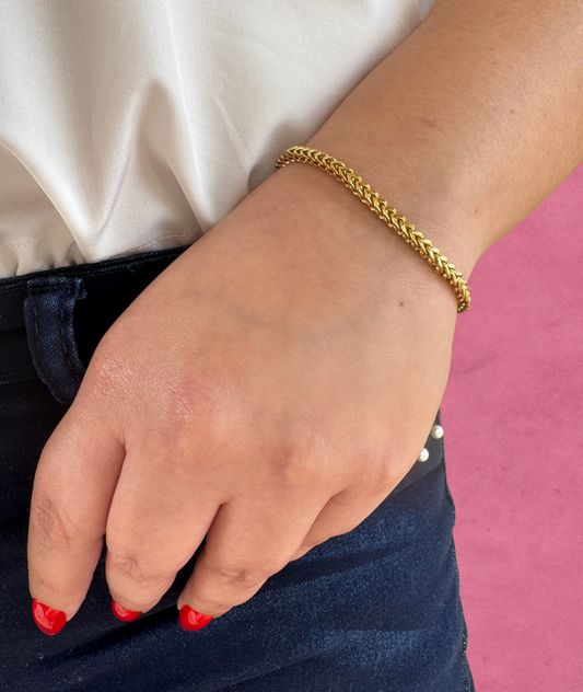 Pulsera Minimalista de Cadena en Acero Inoxidable – Joyería de Declaración con Metal Baño Oro 18K