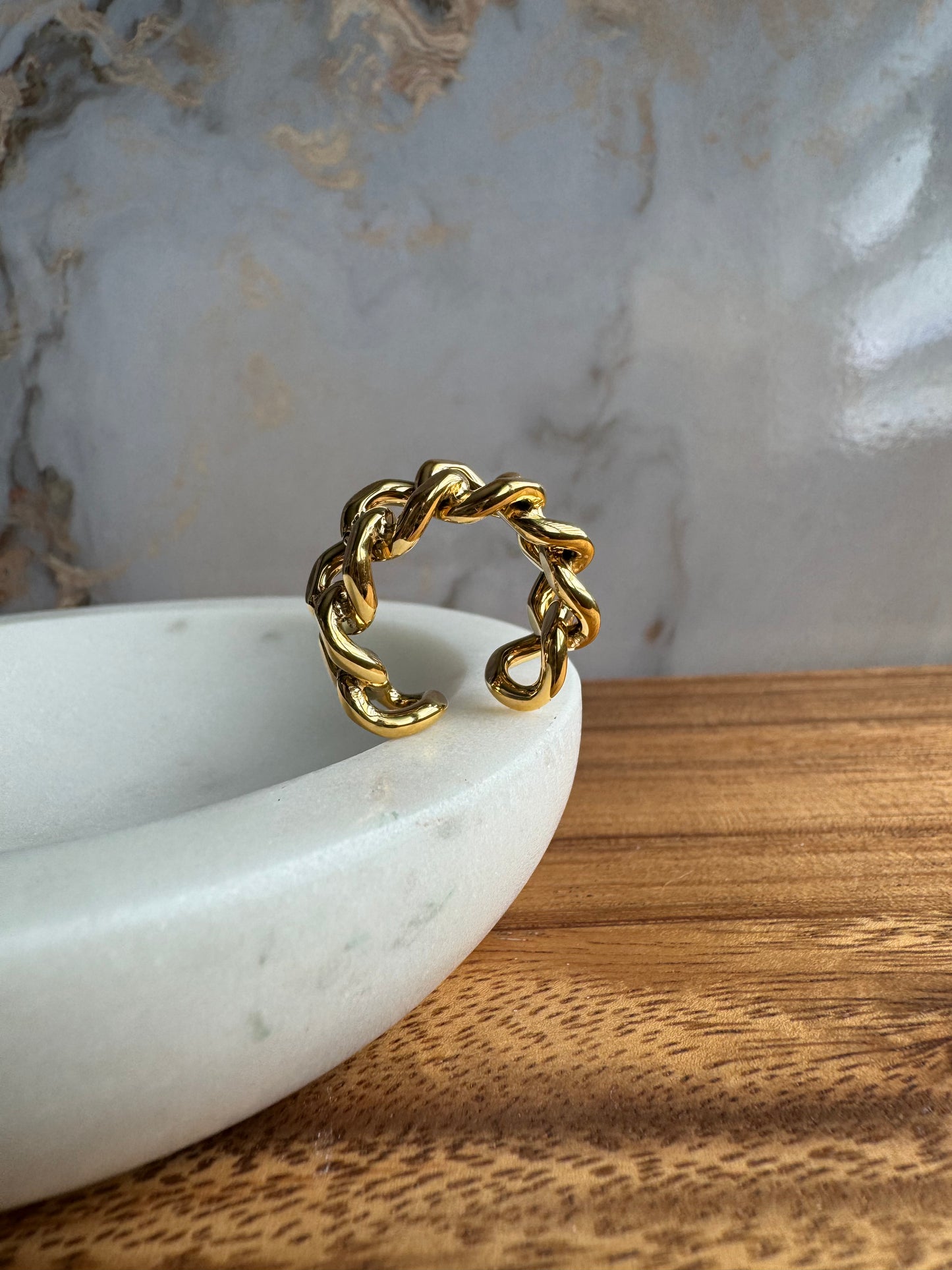 Anillo Abierto y Ajustable de Cadena en Acero Inoxidable – Estilo y Textura en Oro