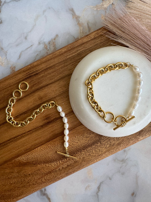Pulsera con Cadena y Cierre de Barril en Acero Inoxidable con Perla – Elegancia en Cada Detalle
