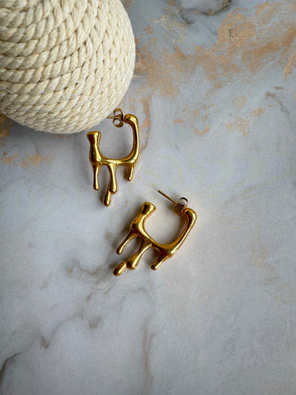 Pendientes Geométricos Dorados en Acero Inoxidable – Elegancia Personalizada con Baño en Oro 18K