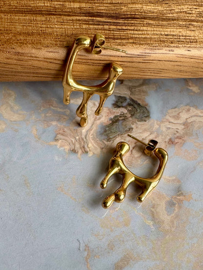 Pendientes Geométricos Dorados en Acero Inoxidable – Elegancia Personalizada con Baño en Oro 18K