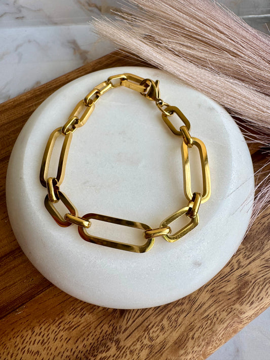 Pulsera Geométrica de Cadena Dorada en Acero Inoxidable – Elegancia Minimalista para Todos