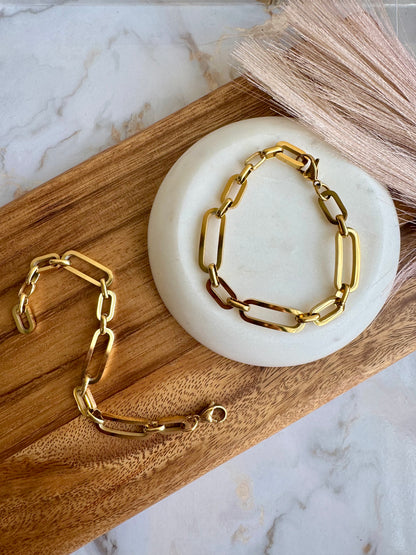 Pulsera Geométrica de Cadena Dorada en Acero Inoxidable – Elegancia Minimalista para Todos