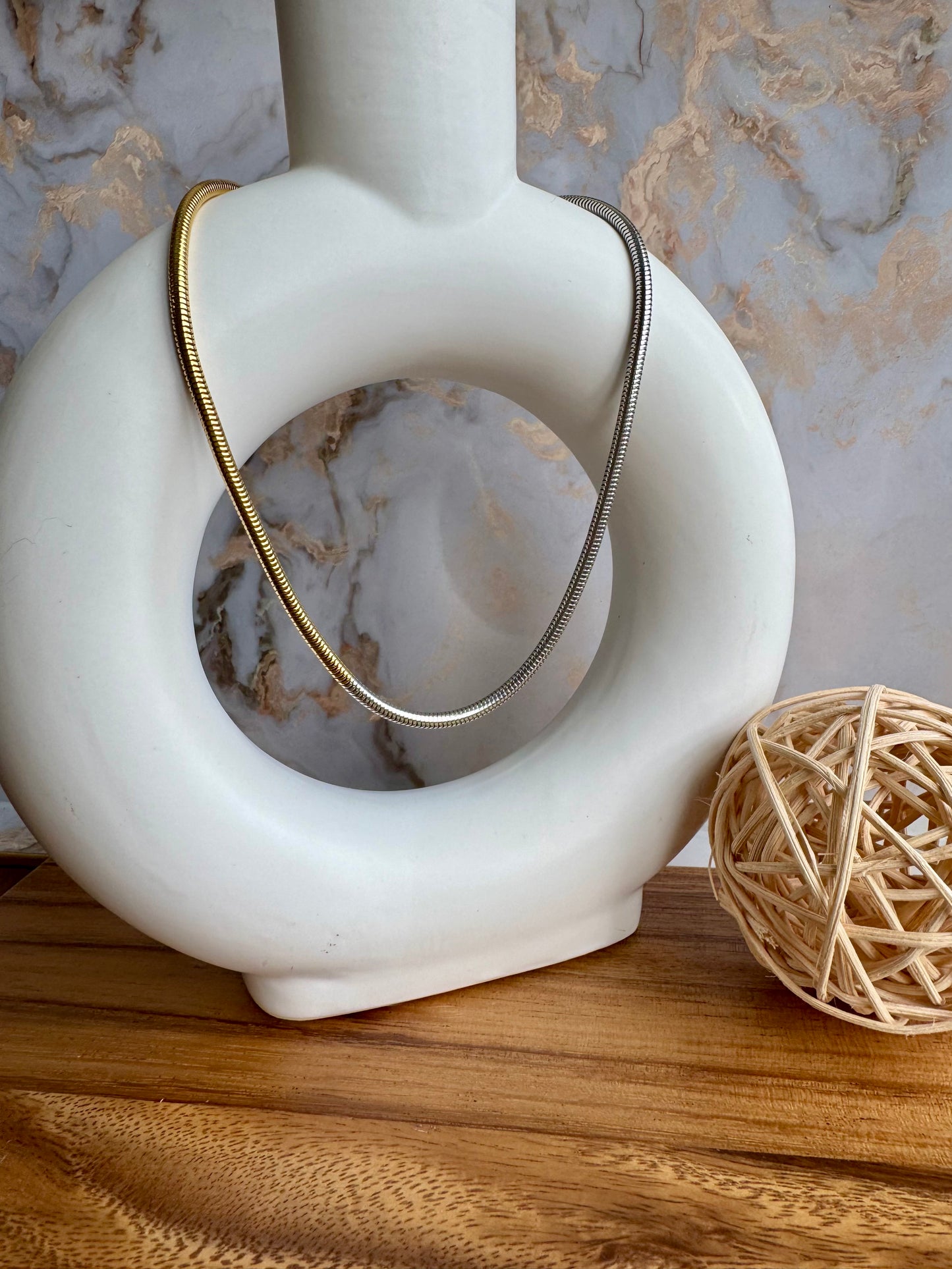 Collar de Cadena Mixta en Acero Inoxidable 316L con Baño de Oro 18K – Minimalismo y Elegancia