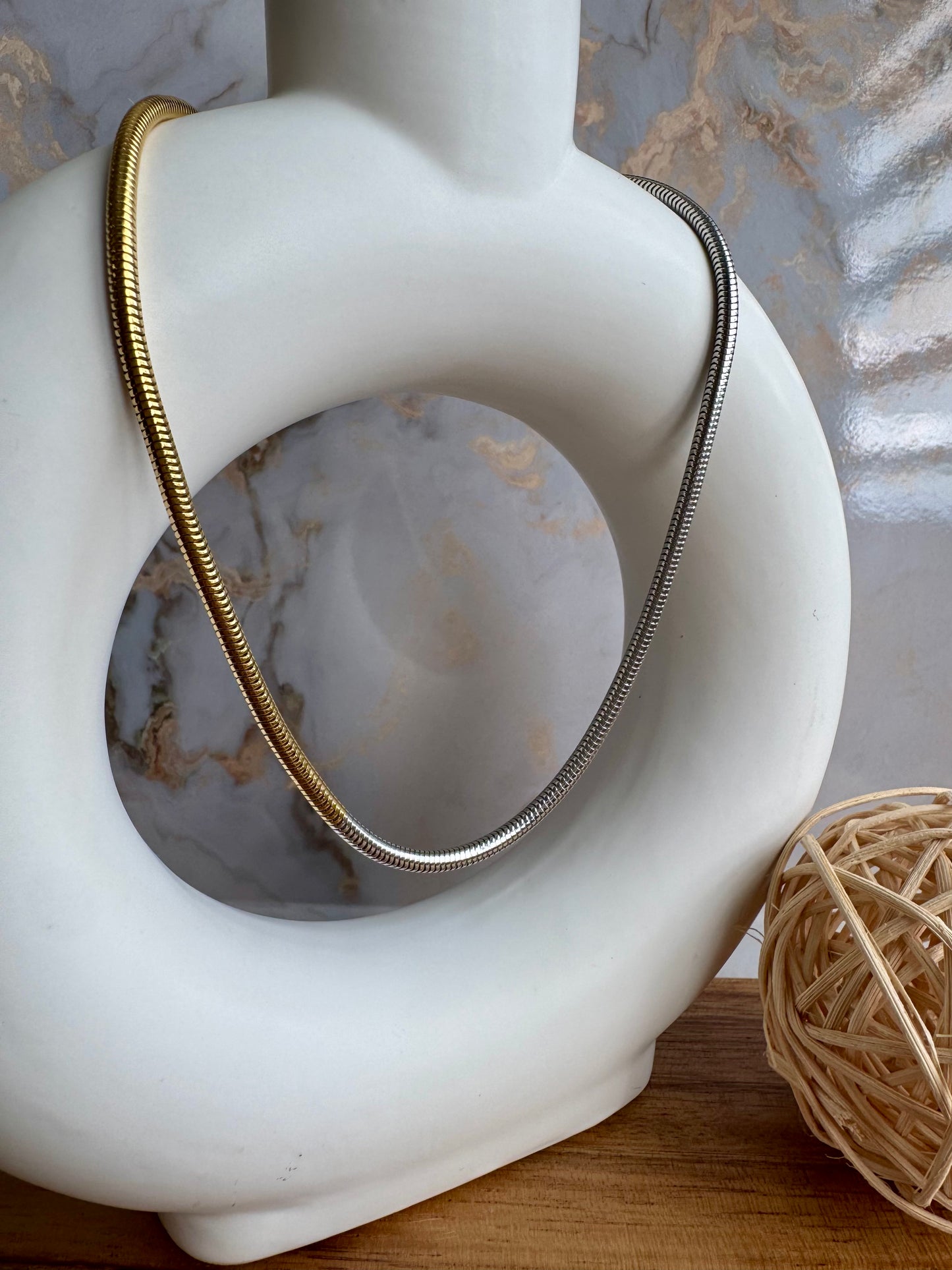 Collar de Cadena Mixta en Acero Inoxidable 316L con Baño de Oro 18K – Minimalismo y Elegancia