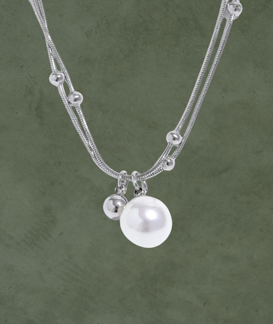 Collar de Perlas en Acero Inoxidable Plateado – Elegancia Atemporal para Cada Día