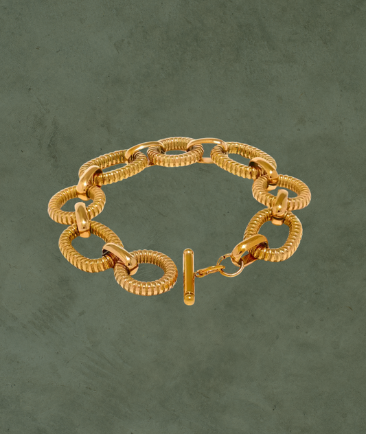 Pulsera Ovalada en Acero Inoxidable con Cierre Toggle – Estilo Moderno, Fuerza Atemporal