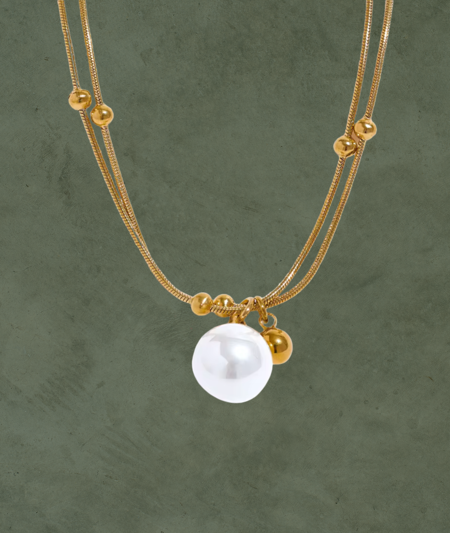 Collar de Perlas en Acero Inoxidable Dorado – Elegancia Atemporal