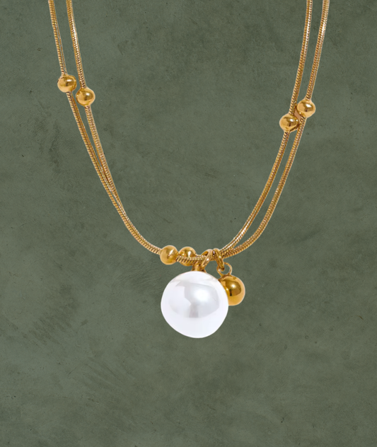 Collar de Perlas en Acero Inoxidable Dorado – Elegancia Atemporal
