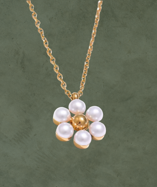 Collar Flor de Perla en Acero Inoxidable – Delicadeza y Encanto