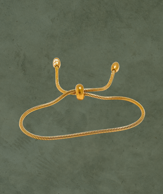 Pulsera Ajustable en Oro – Elegancia Ligera para Todos los Días