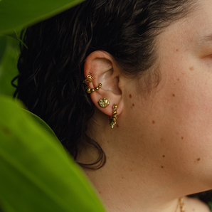 Ear Cuff Esferas Doradas