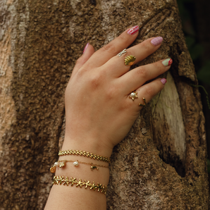 Pulsera con Perlas y Dijes Marinos
